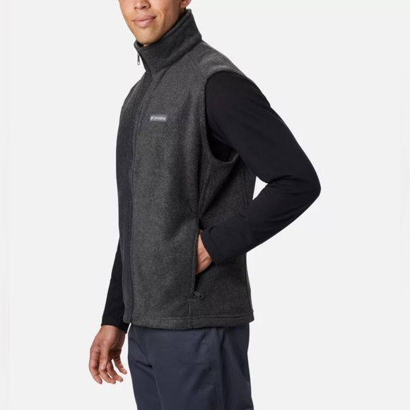 Columbia Jackets & Blazers - Columbia fleece vest in charcoal grey